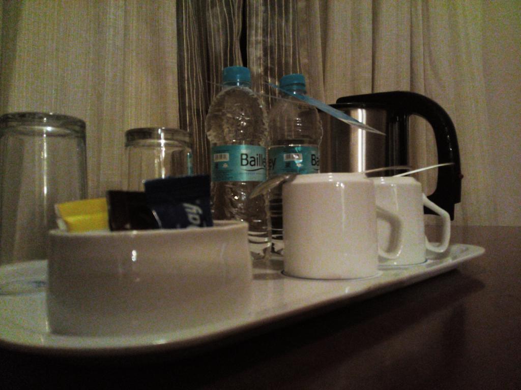 Hotel By The Way à Mysore Chambre photo